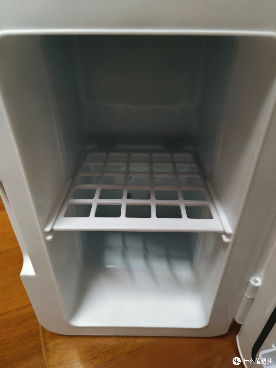 新飞车载小冰箱：畅享冷暖，轻松生活