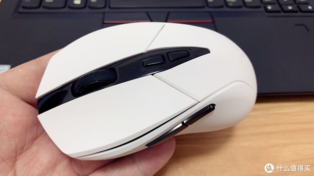 游戏鼠标也可以玩轻量化，这款雷柏游戏鼠标手感刚刚好