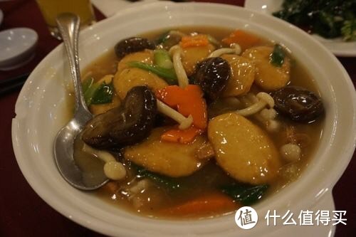 北京烤鸭文化价值及其在美食界的地位