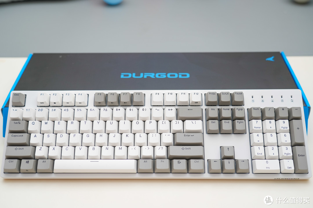 辛苦工作一年，奖励自己的新年礼物，一个剪片好伴侣---DURGOD 杜伽K310机械键盘