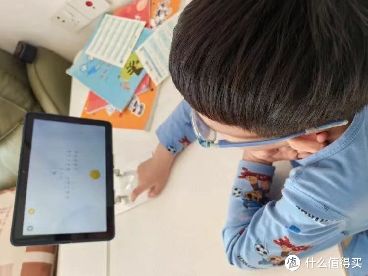 科大讯飞AI学习机C10S：孩子的智能学伴，让学习更高效