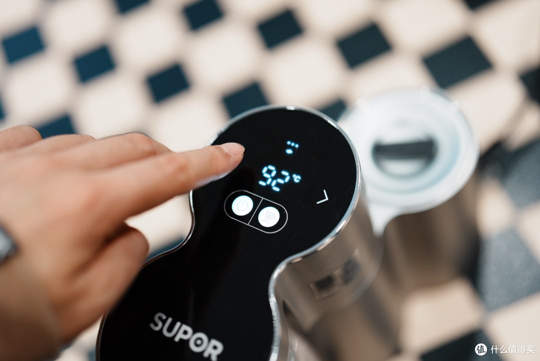 胶囊、全自动、半自动？一文解析如何选购咖啡机！家用咖啡机推荐及咖啡机苏泊尔使用体验分享