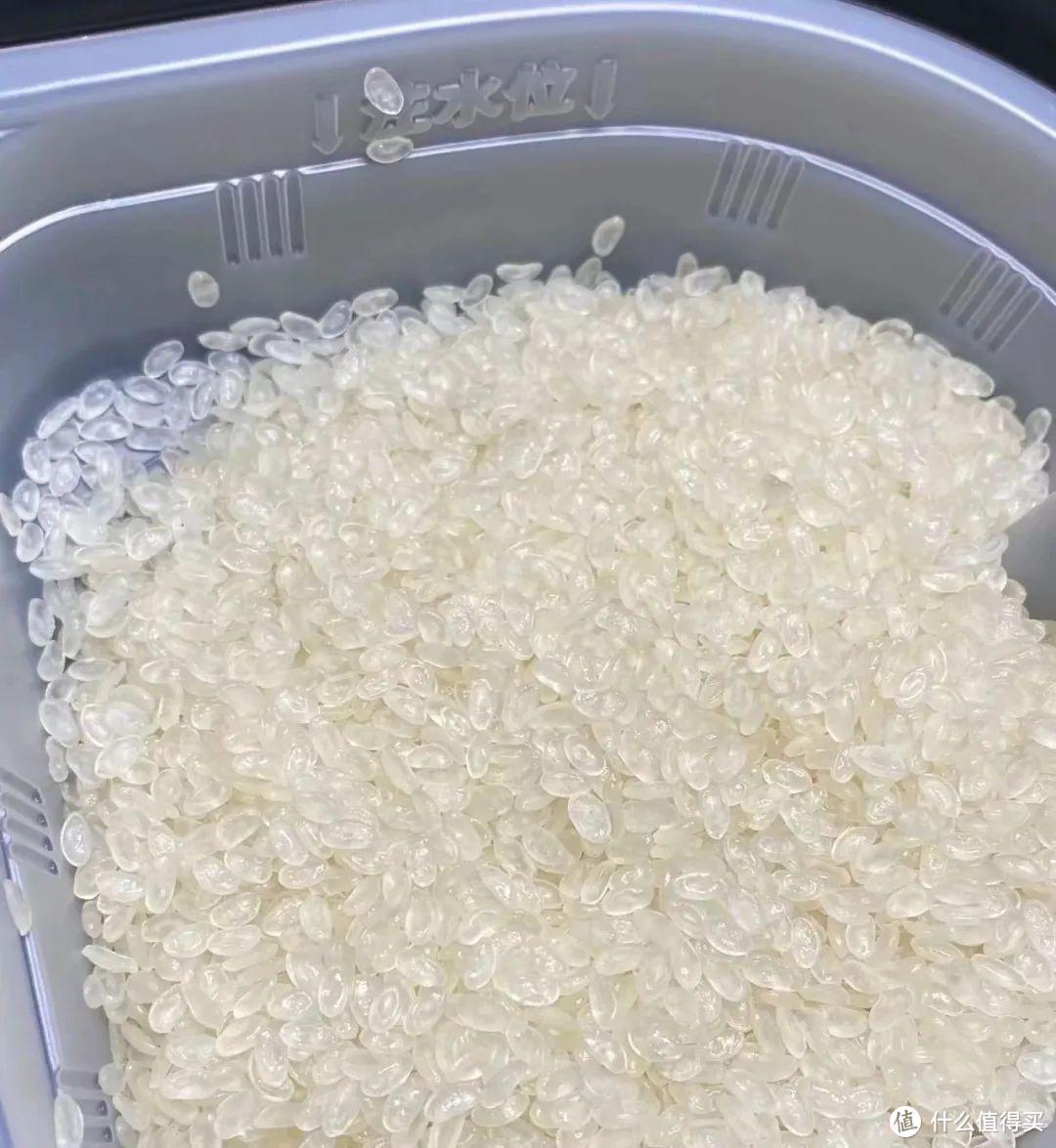 自热米饭不是真大米！风靡一时的自热米饭要“凉”了？