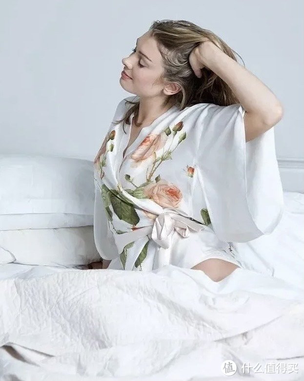 睡个好觉：裸睡或穿睡衣睡觉对睡眠质量有影响吗？