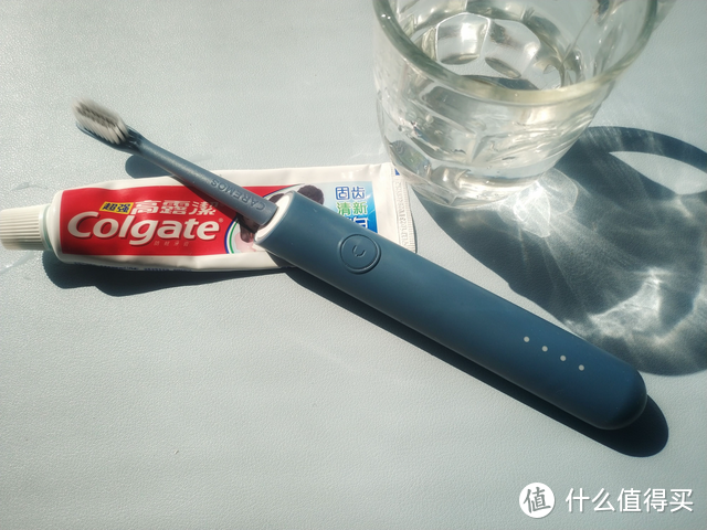 洁净闪刷，牙齿美白不复杂：CAREMOS 舒摩斯电动牙刷