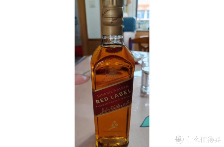 尊尼获加（JOHNNIE WALKER）红方 700ML （正面）