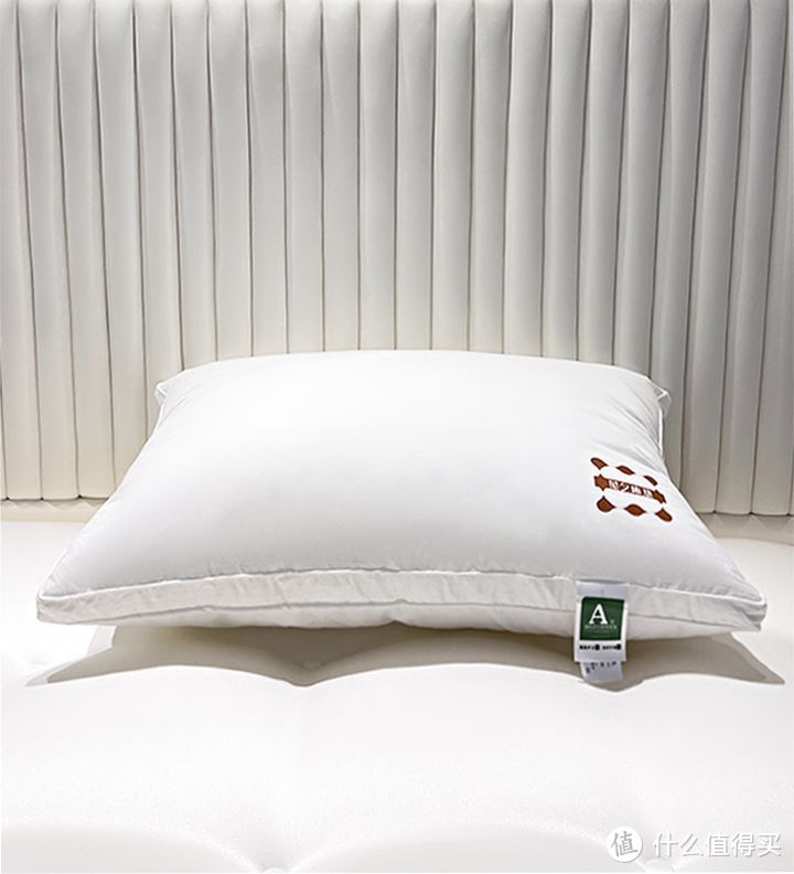 蓬松柔软的枕头也对睡眠大有帮助