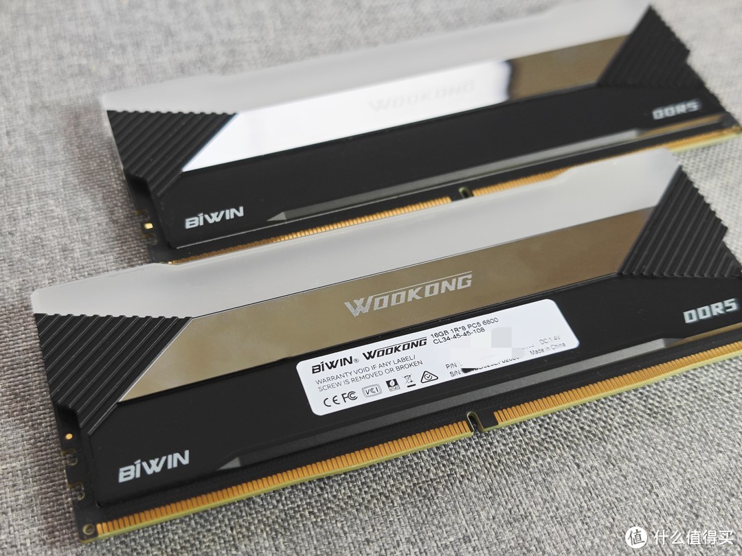 三倍RGB更酷炫，特挑海力士颗粒更能超，佰维悟空DX100 DDR5内存实测！