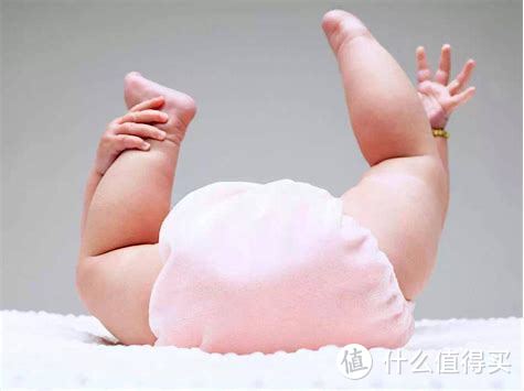 宝宝穿了纸尿裤还侧漏？不一定是穿不好，可能只是尺码不对