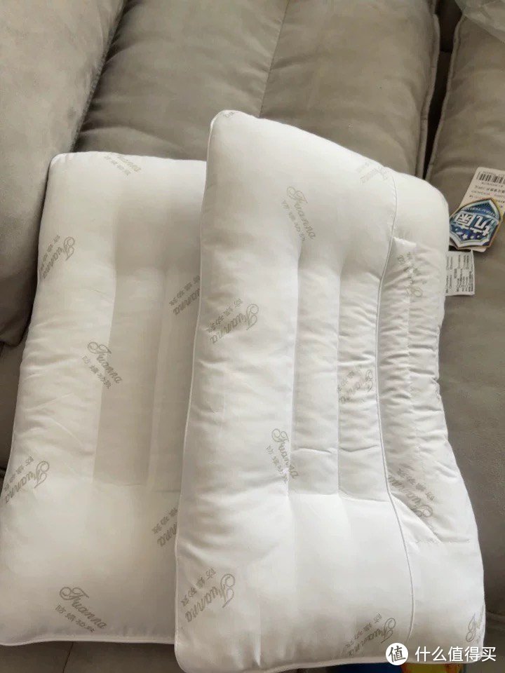 枕头材料大比拼，哪种睡觉最舒服？教你买到最适合的枕头