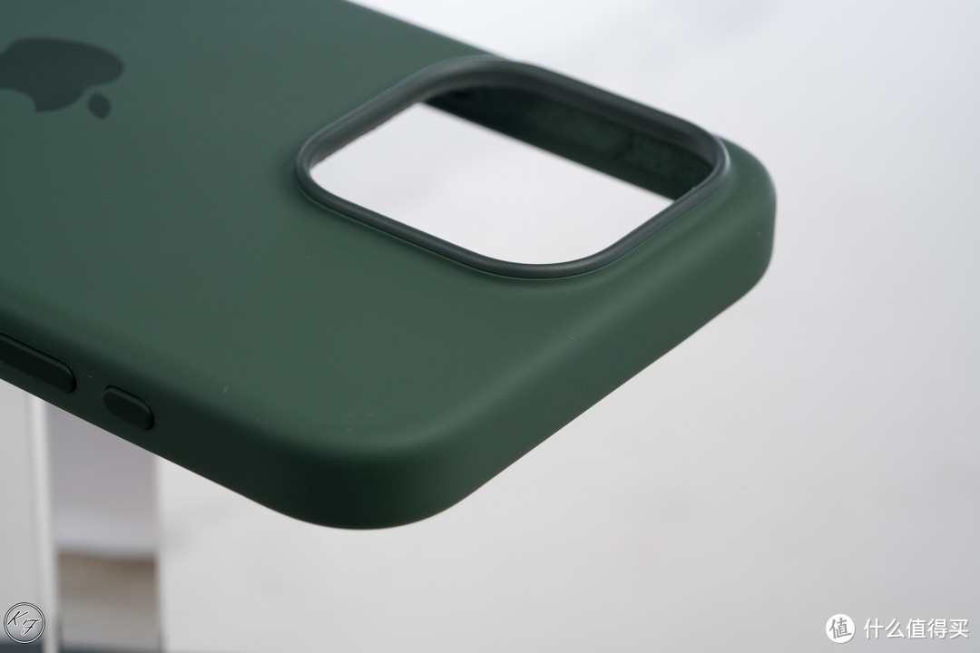 8成新多坑 - Apple iPhone 15 Pro Max 松柏绿色硅胶保护壳