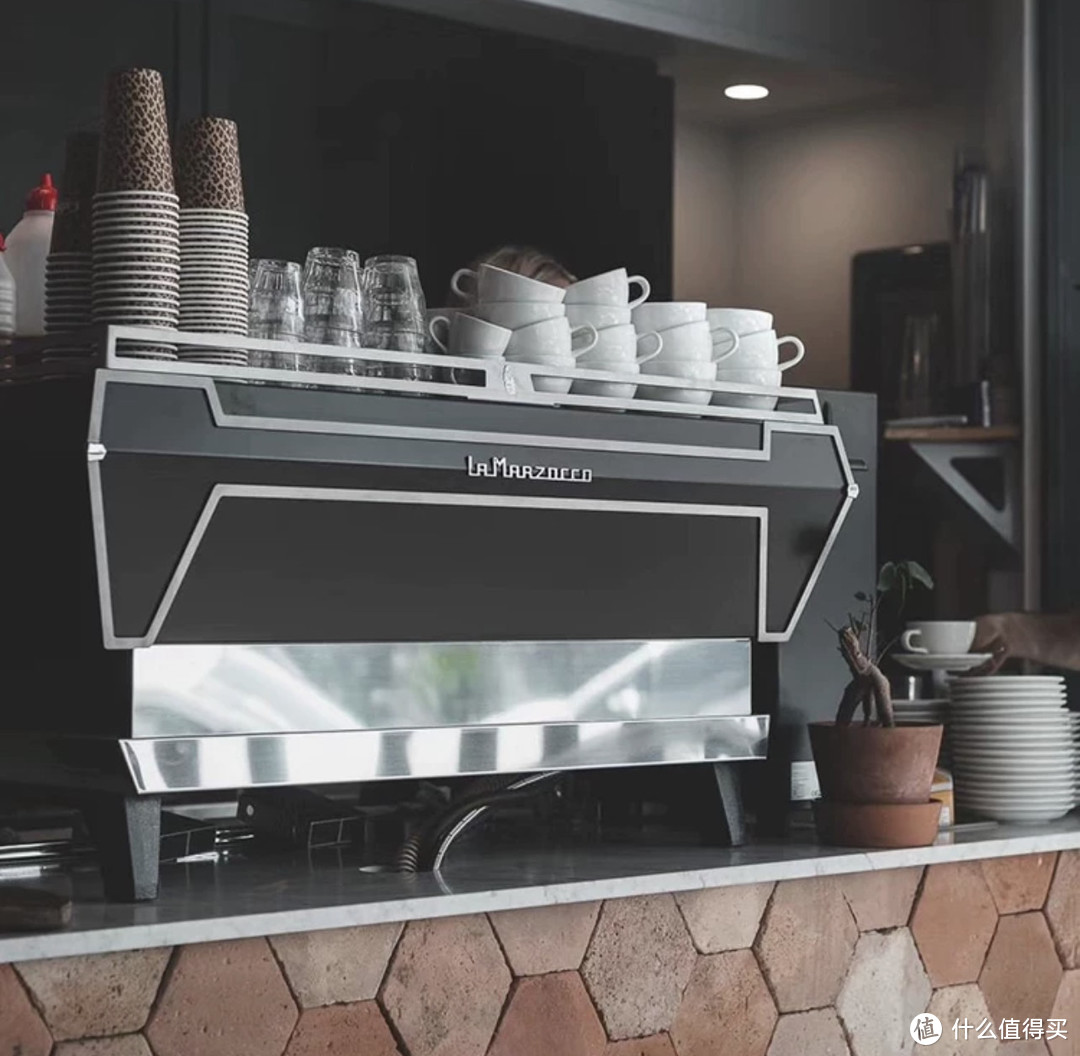 咖啡机如何选择？500～50000怎么选？家用还是商用？新手开店必须要知道的咖啡机的问题！