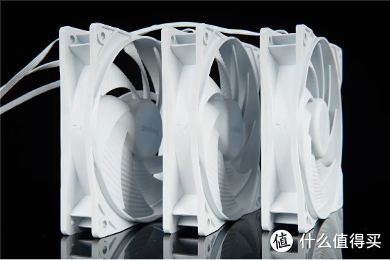 性能更强，颜值更高，德商德静界PURE WINGS 3 PWM high-speed白色版风扇性能实测
