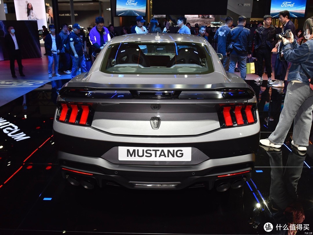 福特Mustang Dark Horse：赛道猛兽，即将震撼登场