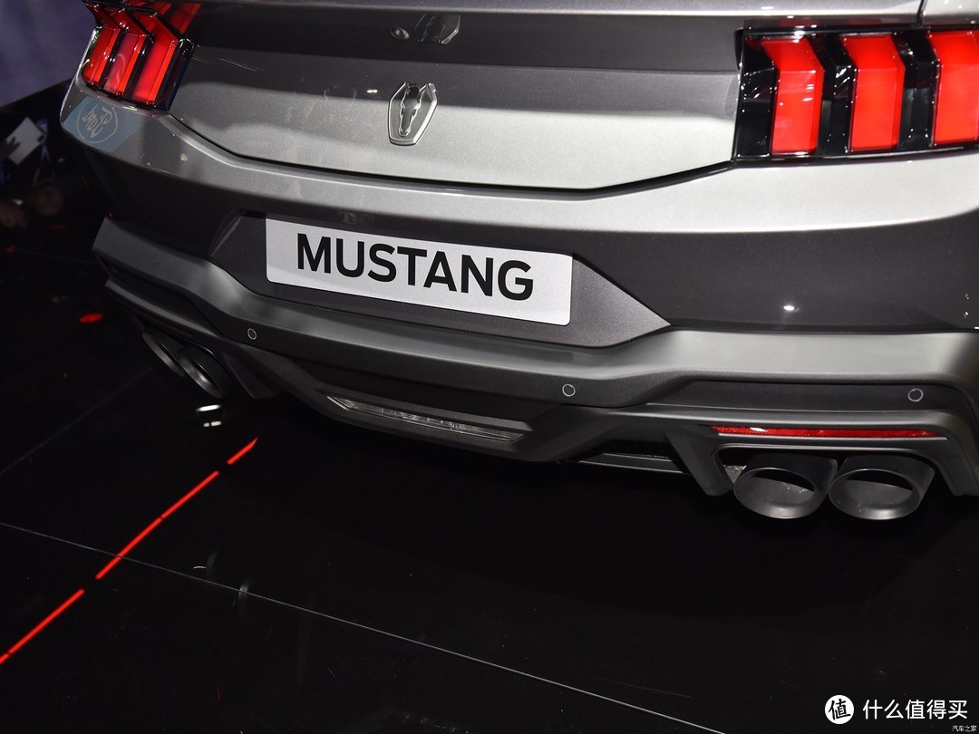 福特Mustang Dark Horse：赛道猛兽，即将震撼登场