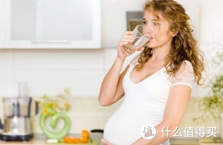 一会儿说多喝水，一会儿说少喝水，怀孕之后连喝水都这么难了吗？