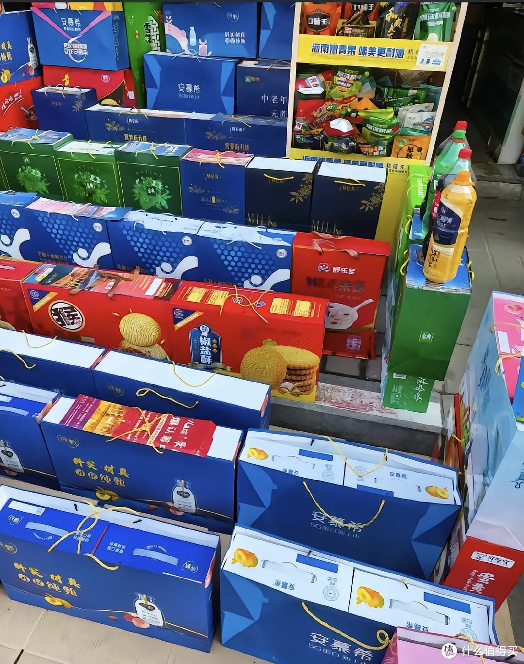 河南开始和全国对账礼物：奶一提2箱，酒整件，网友：有更离谱的
