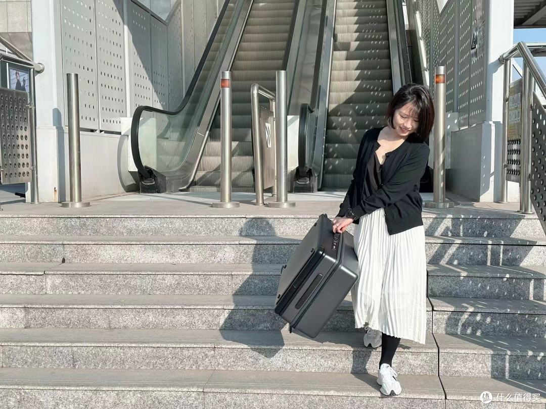 拉杆箱怎么选？从拉杆到滚轮，一文教你如何挑选择高品质行李箱