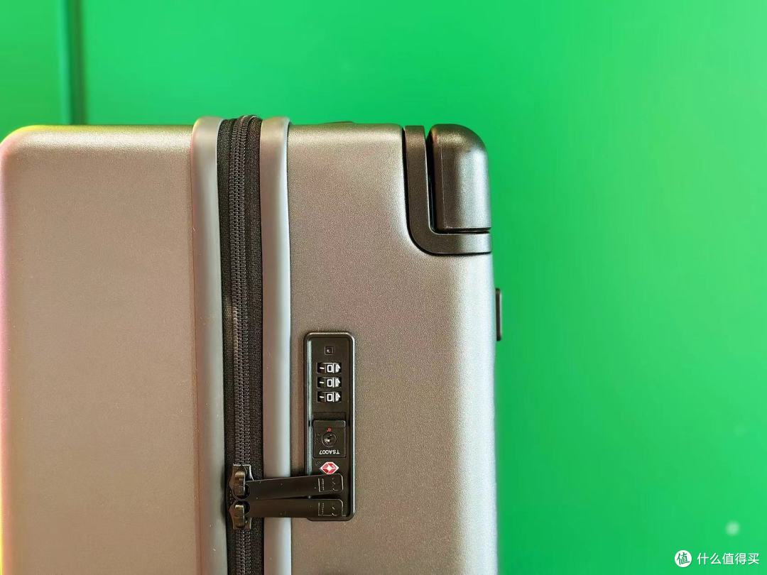 拉杆箱怎么选？从拉杆到滚轮，一文教你如何挑选择高品质行李箱