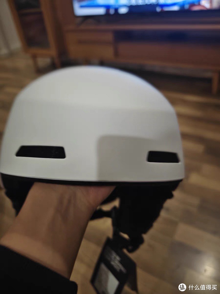 滑雪头盔是一种保护头部的重要装备
