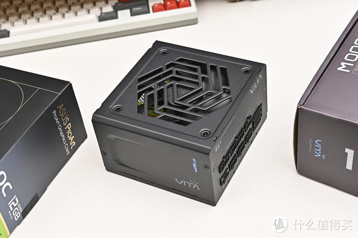 规格接口新升级——全汉 FSP VITA GM 1000W ATX3.1 电源开箱