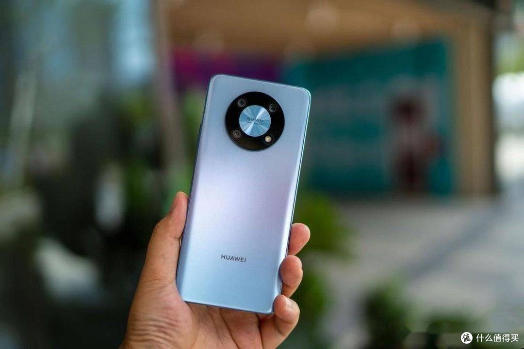 其实很多人选择华为,主要是手机的品质非常好,可以在同期产品中有更