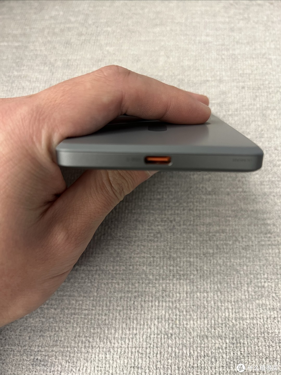 iphone磁吸充电宝到底怎么选？图拉斯MagSafe磁吸充电宝虽然小贵但是真的值得入手！