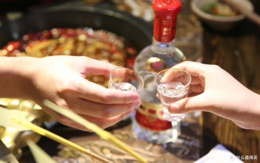 怪了,四川酒桌上不见"茅五剑",反而偏爱4款"廉价酒",为啥_白酒_什么