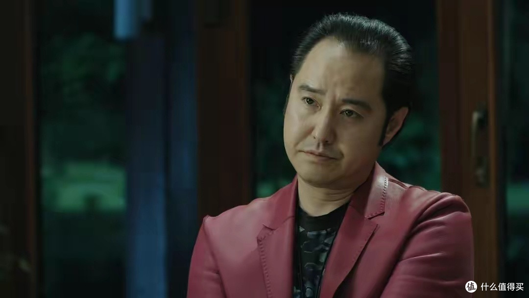 赵瑞龙,前任省委书记赵立春的公子,凭借父亲的权势,犹如猛虎出山,大展