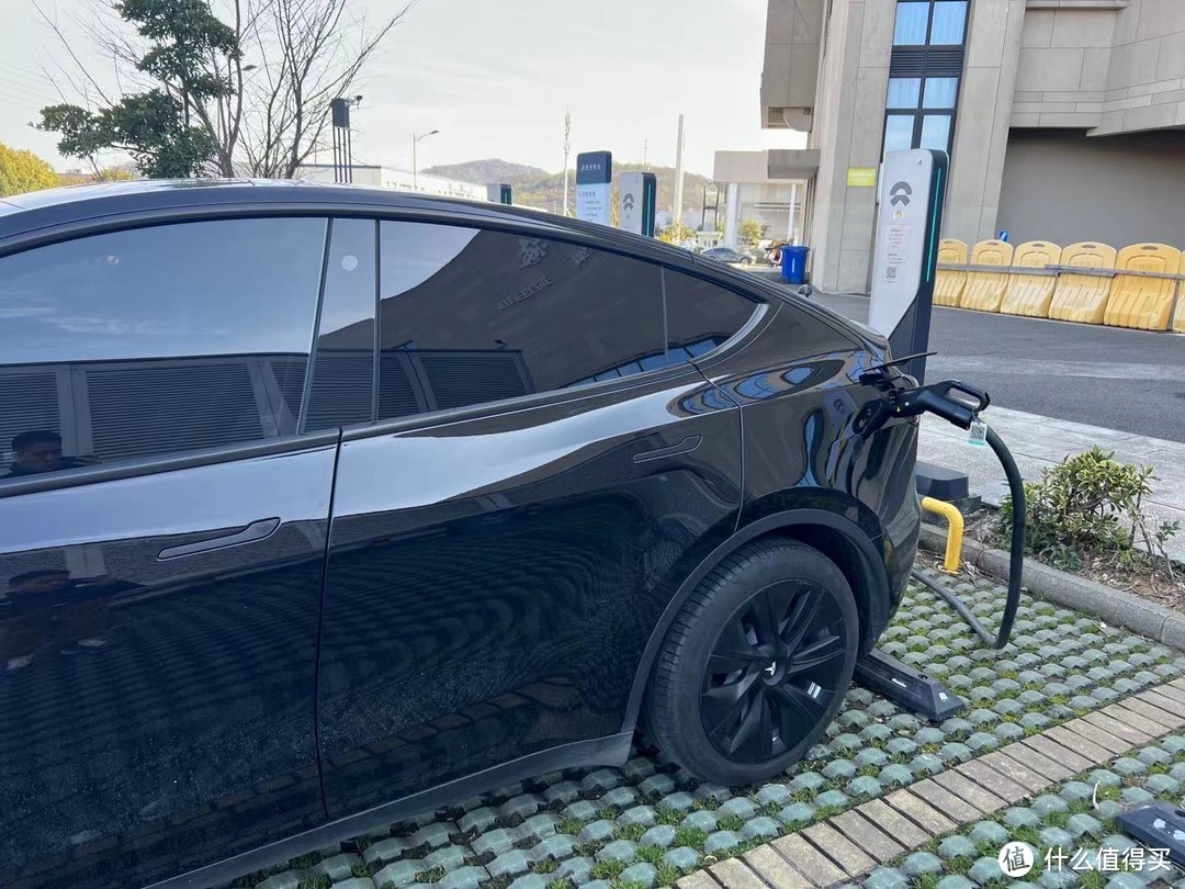 春节自驾 使用蔚来超充 1.29一度 且能跑满90kw