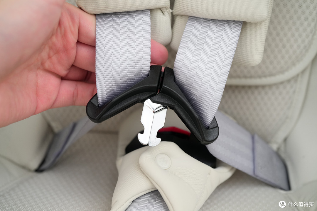 儿童安全座椅选购安全和体验同样重要奚梦瑶同款的惠尔顿智转2pro深度