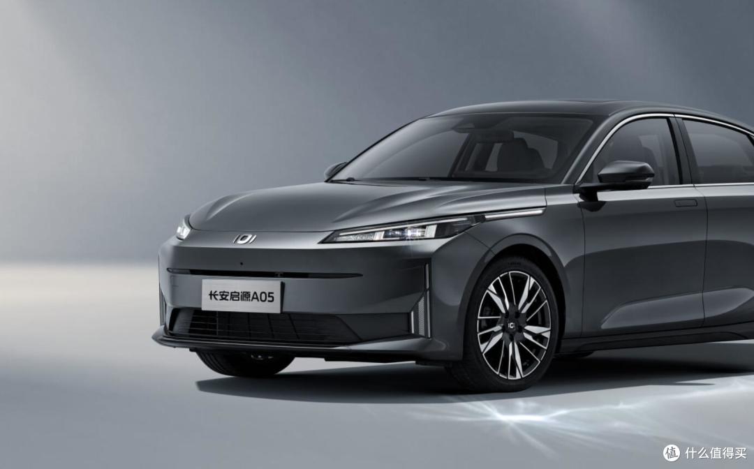 想买车再等等100度电池只要4万块新能源汽车降价潮要来了