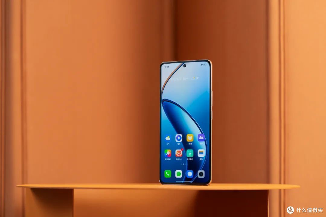 真我12pro测评中端机上潜望噱头还是真有用