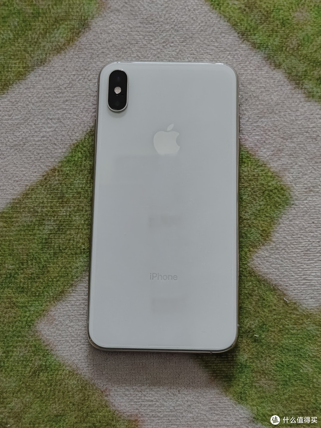 最后一台以字母命名的iPhone！电池健康度84%，2018年的iPhone xs max，今天依旧流畅，