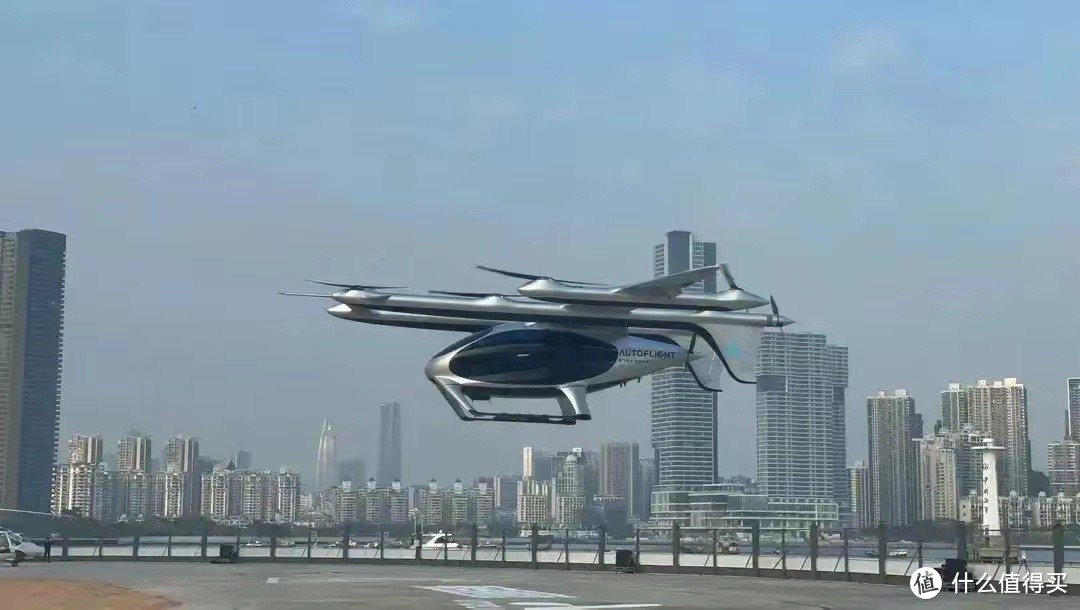 飞行汽车革命：深圳至珠海20分钟直达，开启空中出行新篇章