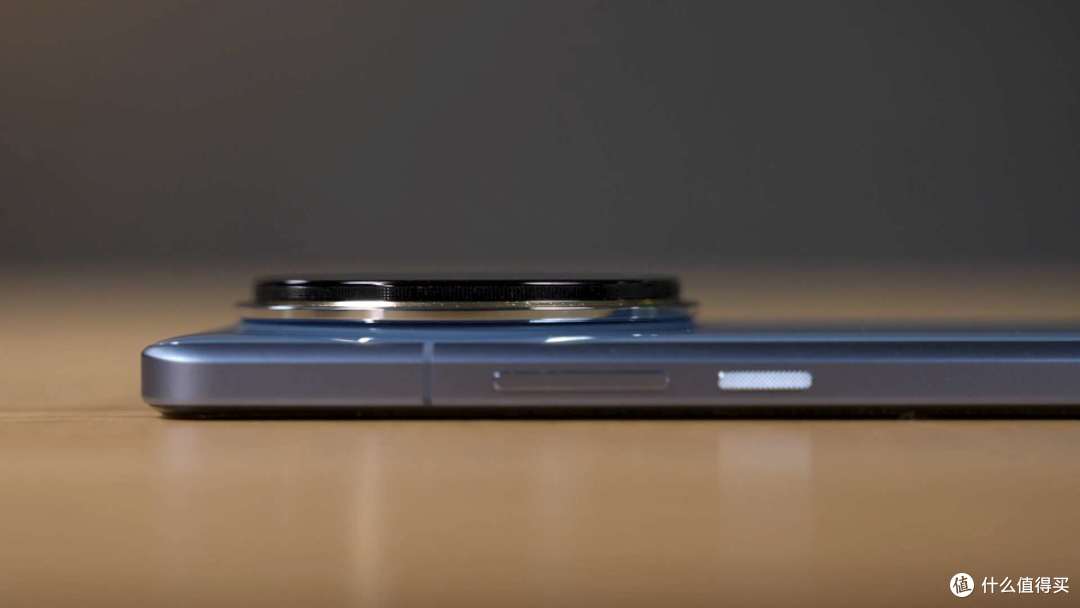 徕卡浮动长焦:50mp,索尼 imx858,f/1.