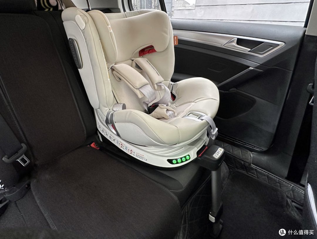 大胖小子的第一把安全座椅奚梦瑶同款惠尔顿解决了新手爸妈的养儿焦虑