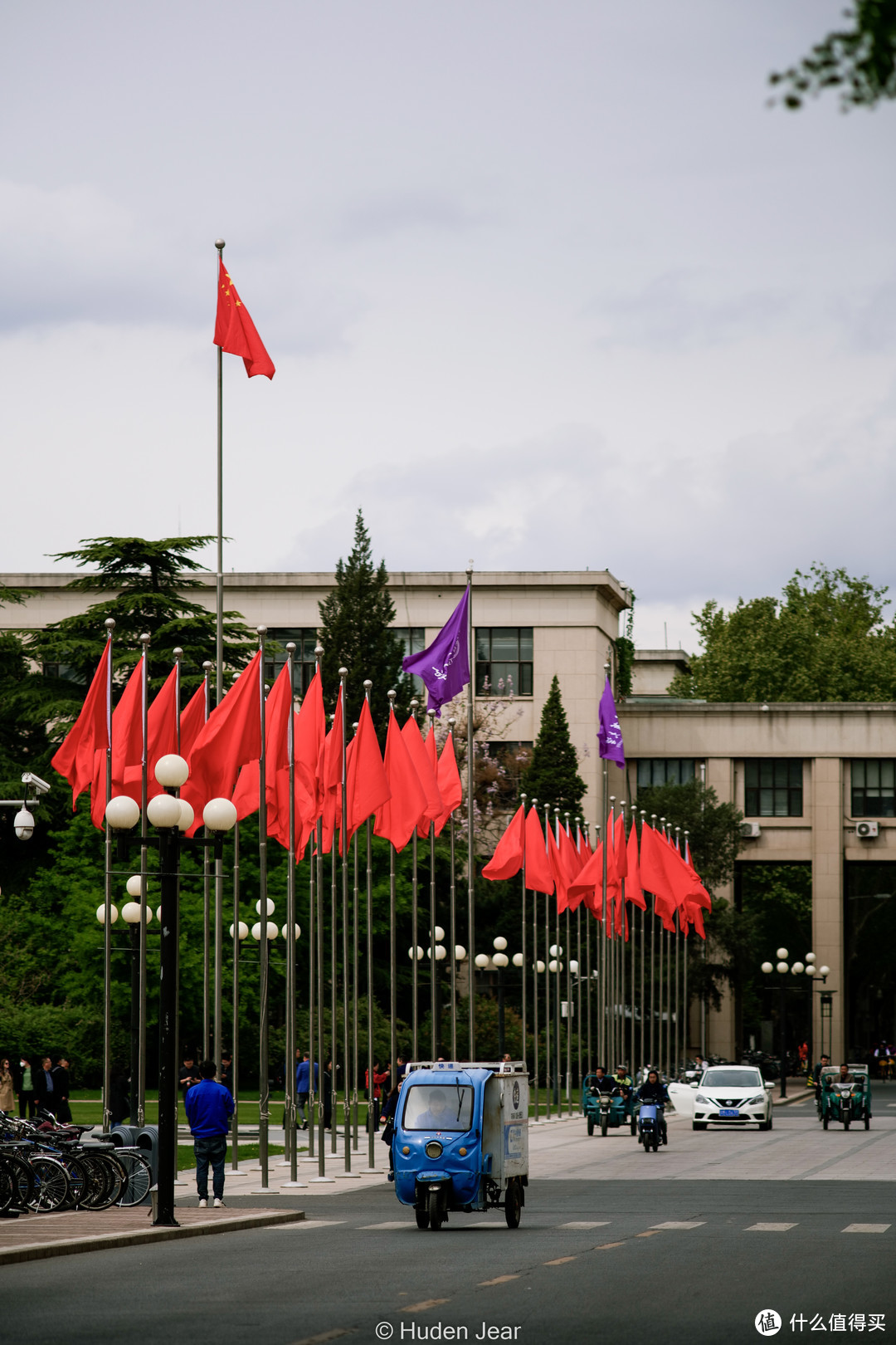 奥林巴斯OM 200mm F4，小巧与高素质的胶片时代长焦