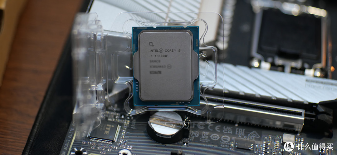 千元段位，综合性价比性能CPU，Intel i5 12600KF 在预算和性能之间平衡，满足游戏、娱乐、办公多场景