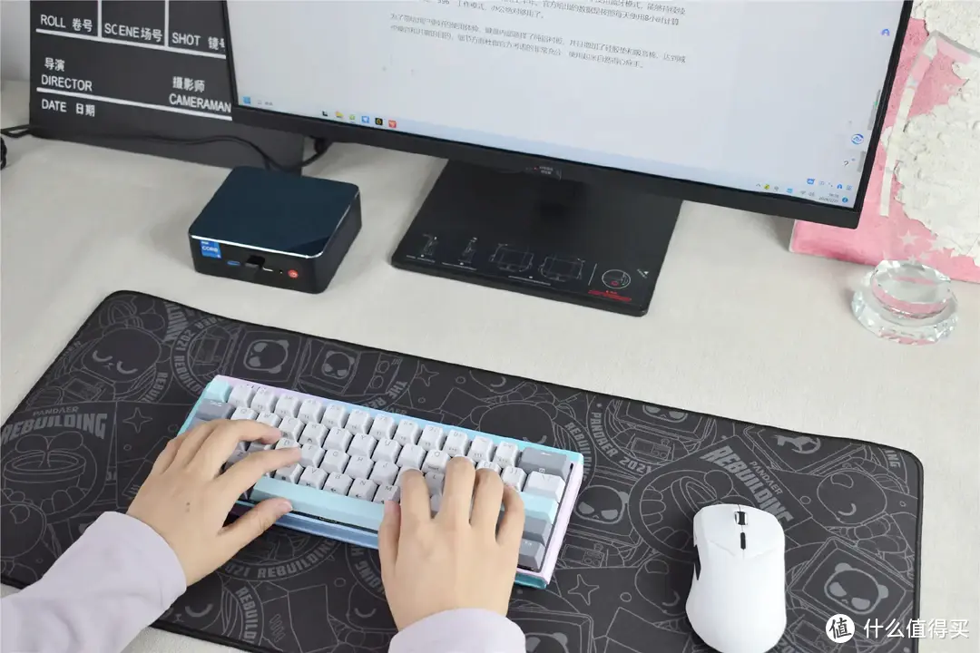 让桌面更整洁，杜伽K330W PLUS，一款专为办公设计的三模键盘