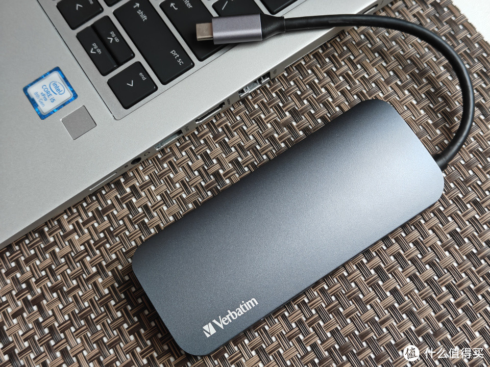 出差党轻松解决超薄笔记本接口不足威宝8合1扩展坞轻体验