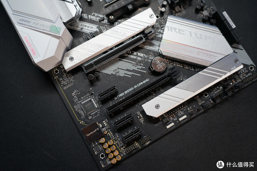 升级千兆网了，并且第一台NAS已经硬盘快要插满了，再装一台——AMD 5600G+ROG B550 NAS报道