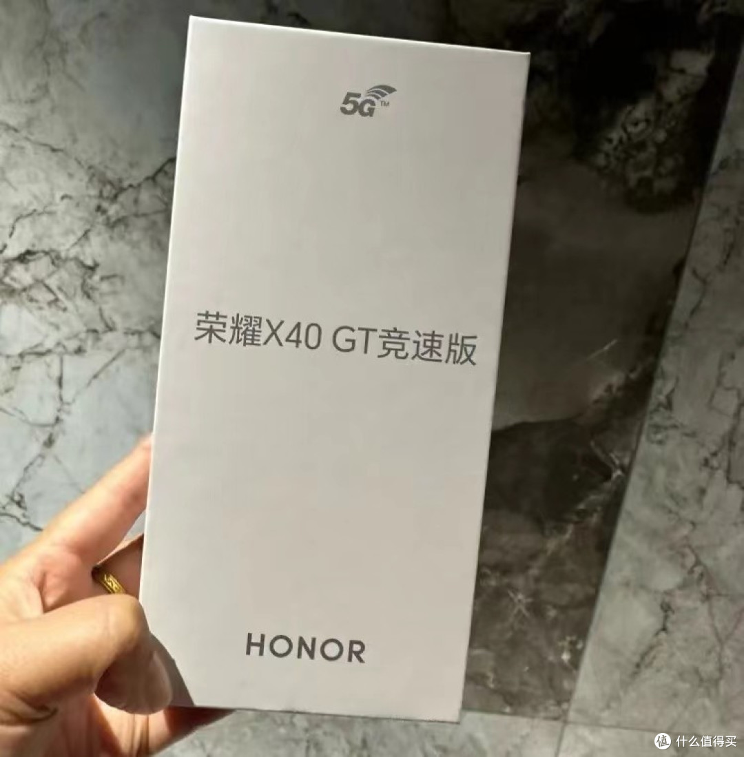 在这样一个背景下,荣耀推出了荣耀x40 gt竞速版,这款手机无疑是对"