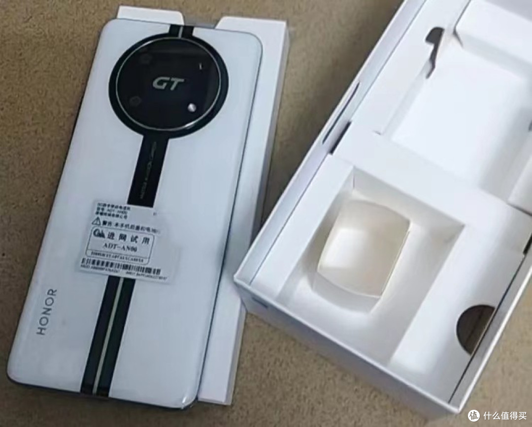 荣耀x40 gt竞速版的设计理念,是让每一位用户都能享受到极致的游戏