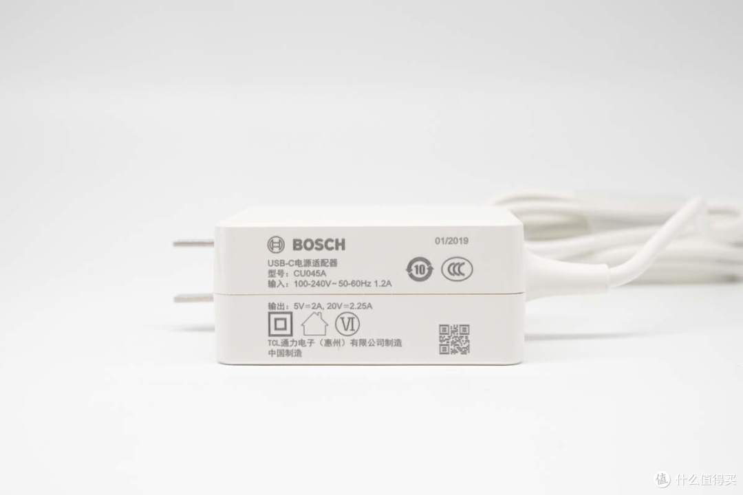 一体式 type-c 线材,pd 45w 快充,bosch 45w 电源适配器评测_充电器