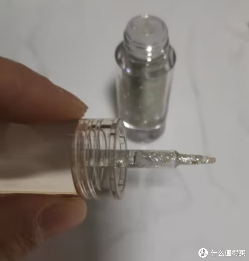 稚优泉珠光液体眼影