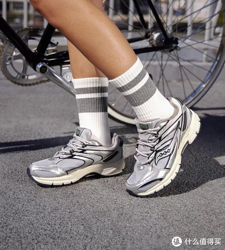 运动好物分享Saucony索康尼 2K PRM电子表复古跑鞋老爹鞋情侣休闲鞋。