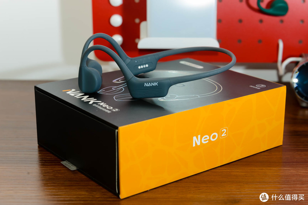 有着震撼低音的轻巧骨传导无线蓝牙耳机：南卡Neo2