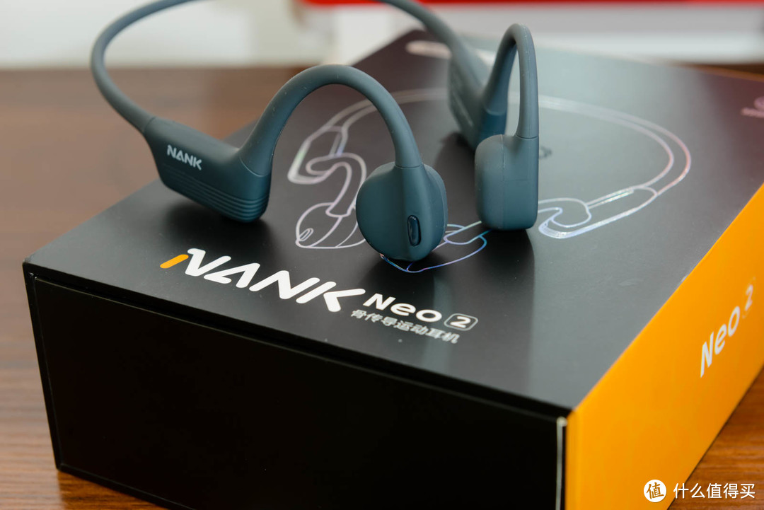 有着震撼低音的轻巧骨传导无线蓝牙耳机：南卡Neo2