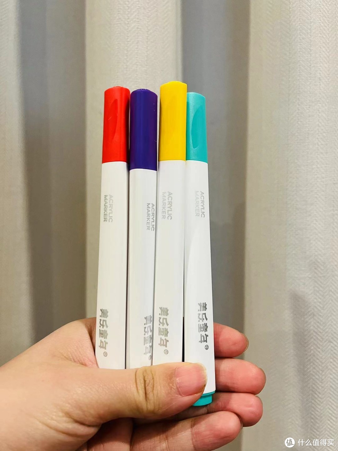开学季美术工具选购指南：1-8岁小朋友蜡笔、水彩笔、马克笔、手指颜料到底怎么选？